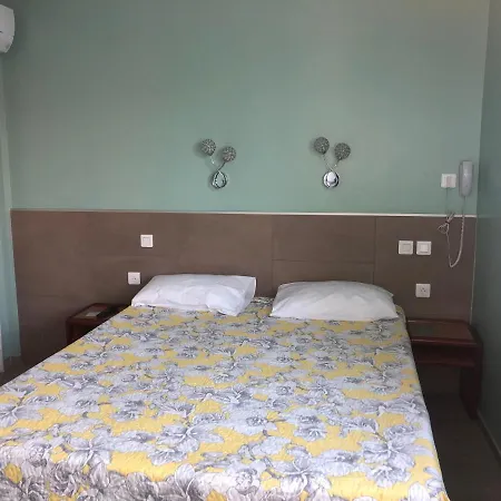 Les Troenes Hotel 2*