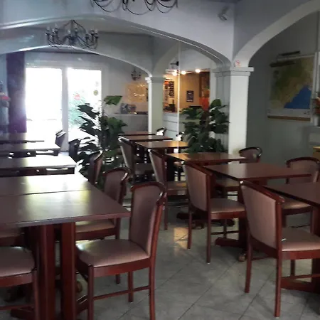 Les Troenes Hotel 2*